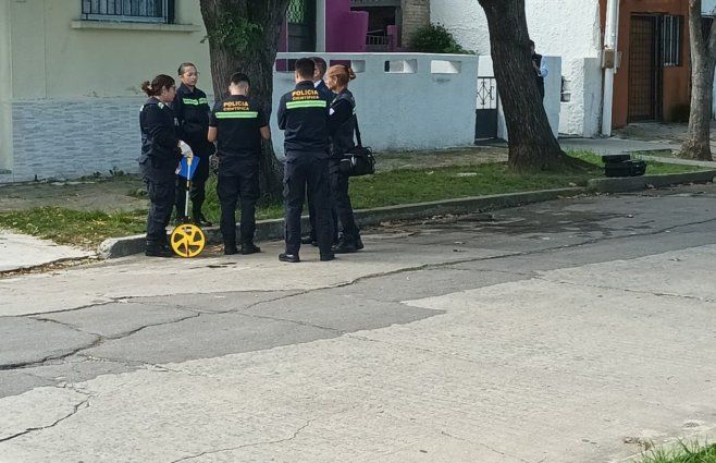 Foto: Subrayado. La Policía Científica trabaja en la escena.