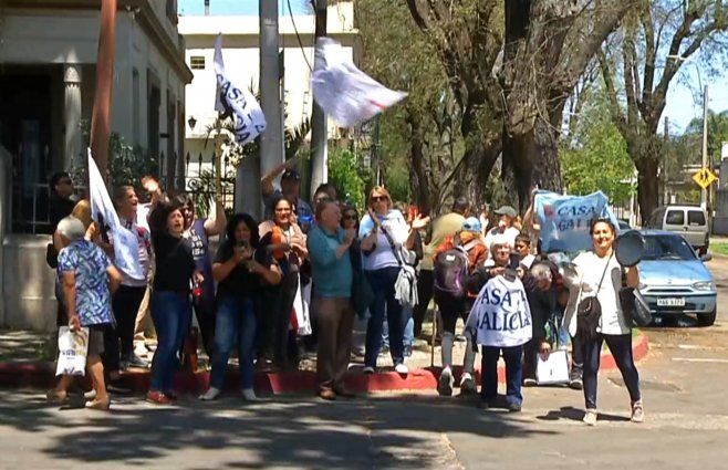 Foto: Subrayado. Movilización frente a la residencia presidencial este viernes.