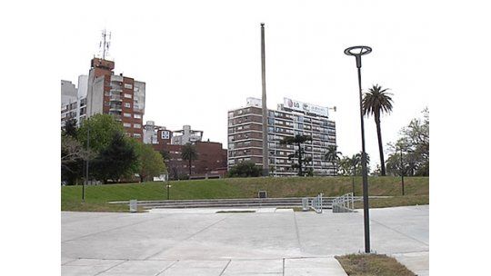 Reinauguran la Plaza de la Democracia en Tres Cruces