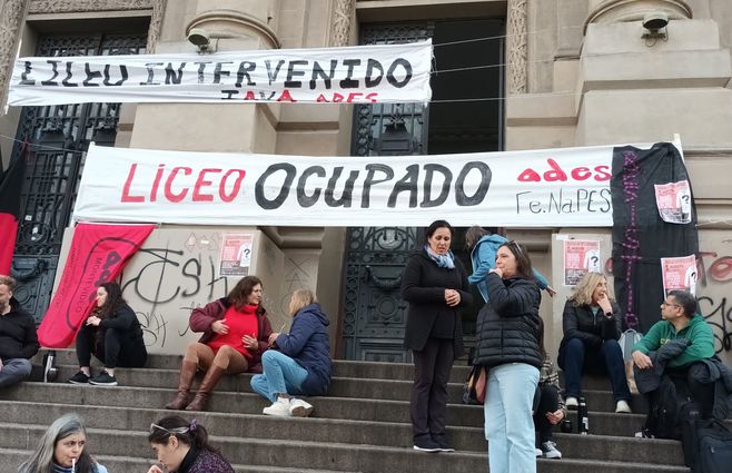 Liceo IAVA ocupado por el sindicato de profesores, este 1 de agosto de 2023. Foto: Beatriz Martínez, periodista de Subrayado.