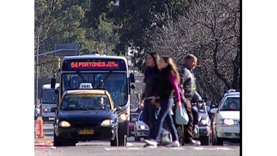 El transporte hará paro el martes y el gobierno quiere laudar