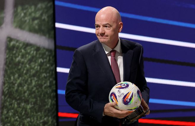 Nuevas potestades para los árbitros. Lo anunció la FIFA, presidente Gianni Infantino. AFP