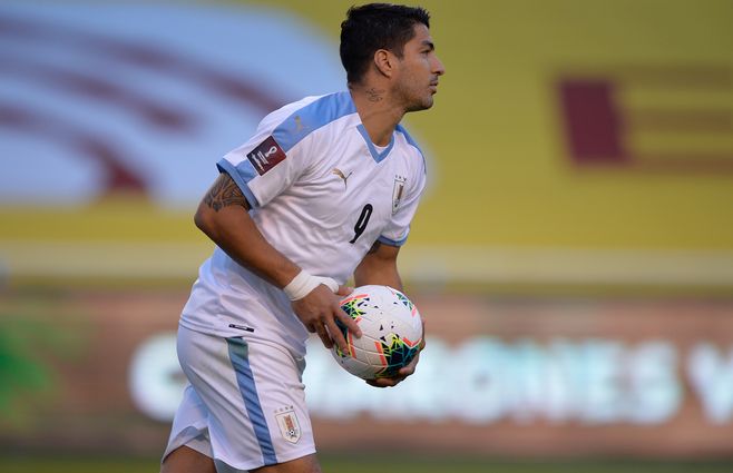 Suárez-gol-Uruguay-Ecuador-AFP.jpg