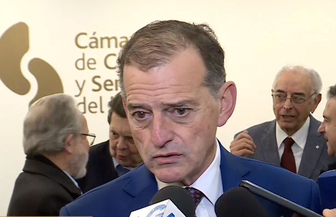 Manini-en-la-cámara-de-comercio.jpg