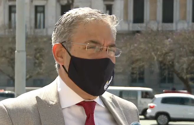 Robert-Silva-con-arriba-gente.jpg