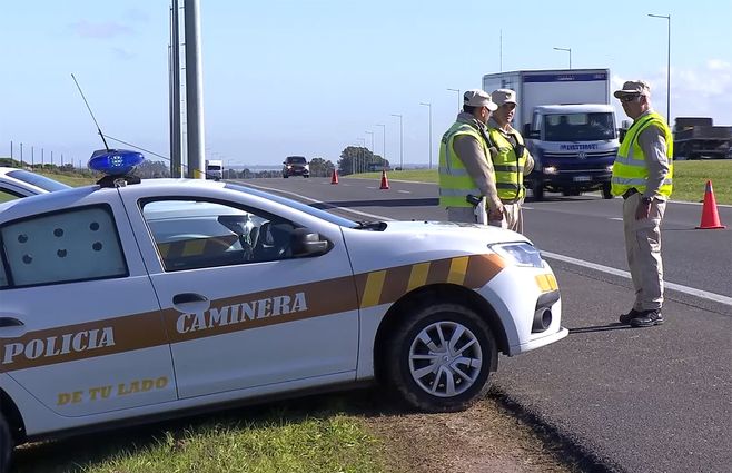 policia-caminera-transito-ruta-uruguay