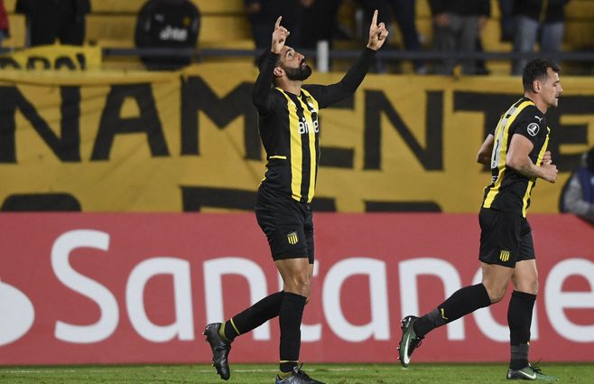 Hernan Menosse peñarol afp.jpg