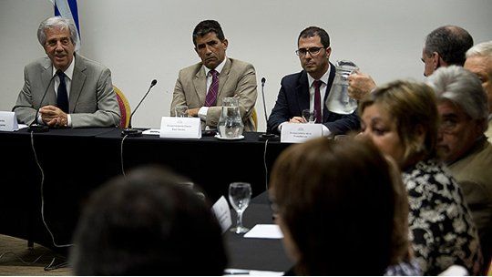 Vázquez y sus ministros AFP