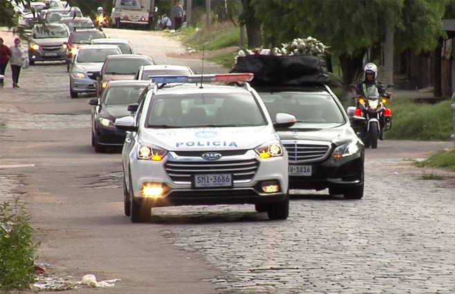 Honras f&uacute;nebres al cabo Robert