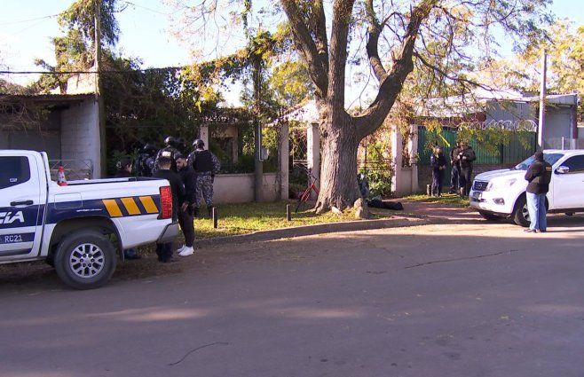 Foto: Subrayado. Operativo policial en barrio Ituzaingó el martes.