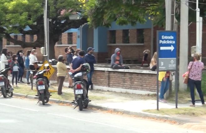 vacunacion-covid-fray-bentos-gente.jpg