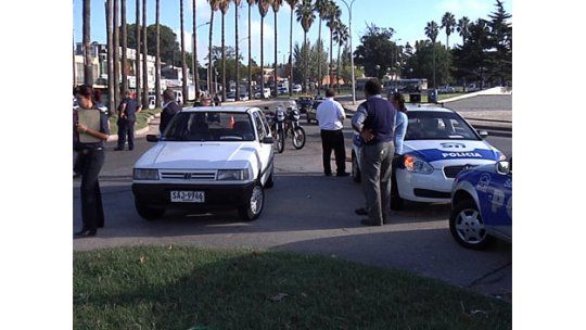Murió un joven de 27 años al chocar su moto con un camión