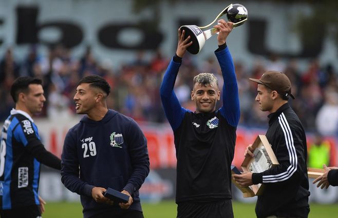 Homenaje a los futbolistas que triunfaron en el Mundial Sub 20. Foto: Foco UY