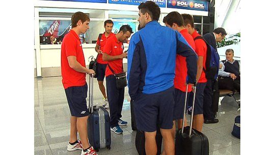 Nacional partió a Cuzco para jugar el jueves por Libertadores