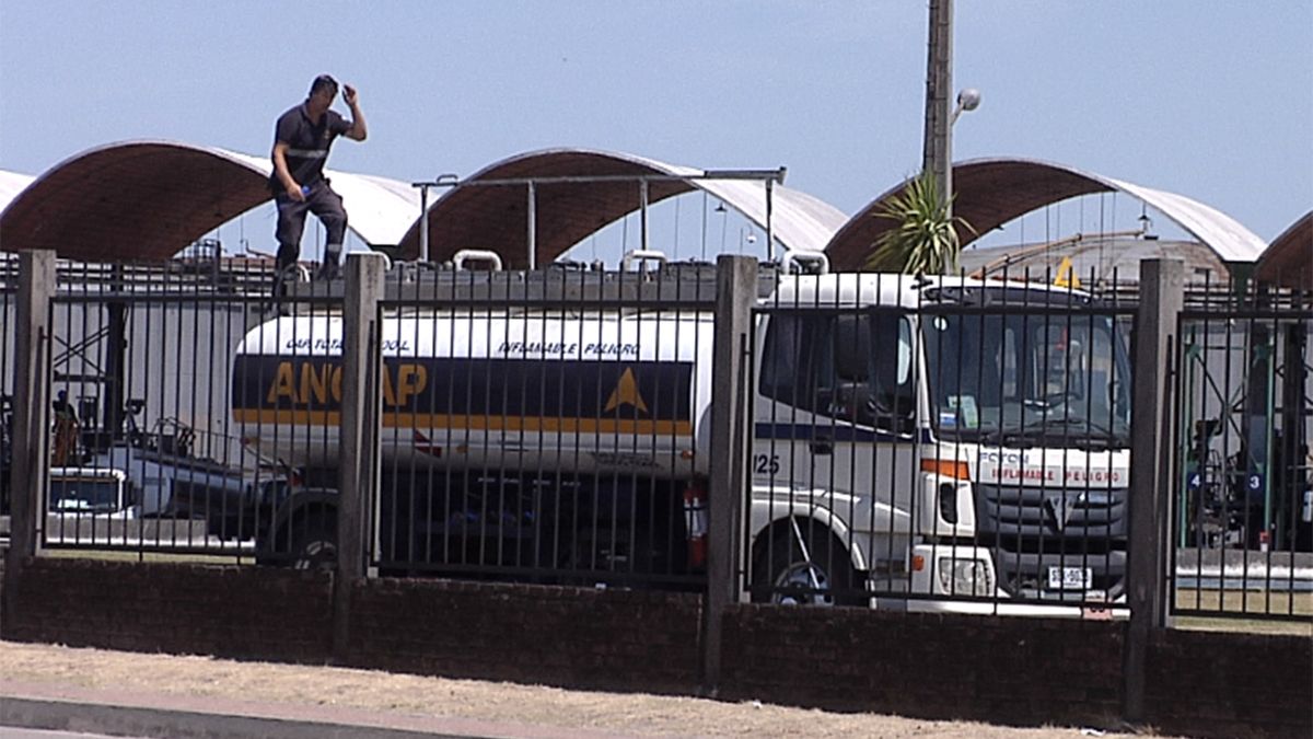 Sindicato de Ancap resolvió realizar un paro de 24 horas el sábado 2 de mayo en la planta de La Tablada