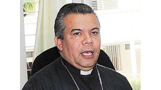 Obispo convoca a los jóvenes a unirse al Facebook de Dios
