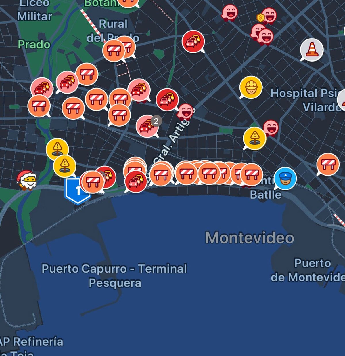 Imagen de Waze muestra las vías con tránsito enlentecido. Imagen de Waze muestra las vías con tránsito enlentecido.