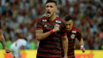 de arrascaeta se lesiono: alarma en el flamengo y en la seleccion uruguaya