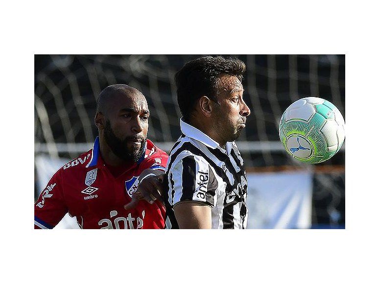 Leyendas del futbol uruguayo e internacional - Gano Wanderers a Rentistas  por 1 a 0 en el parque viera por la 9na fecha del Torneo Clausura con gol  de Facundo Milán,hoy la