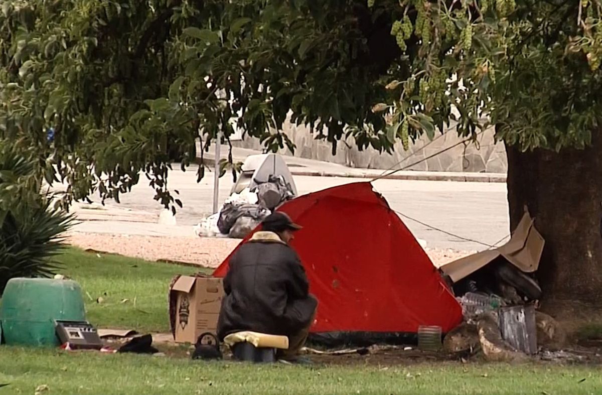 Una aplicación, viviendas con acompañamiento, empleos y cupos para salidos de la cárcel; las medidas del gobierno