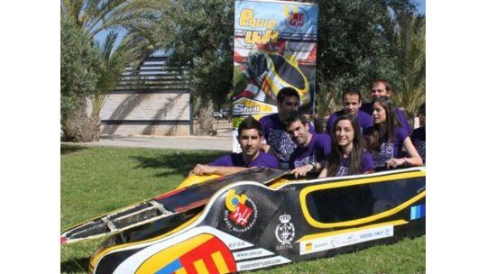 Crean auto que recorre 2.000 kilómetros con un litro de gasolina