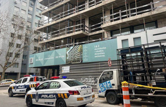 Foto: Subrayado. Accidente laboral en el Centro de Montevideo.