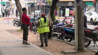 cuidacoches en pando: autoridades buscan ordenar y normalizar ante aumento de personas en la actividad