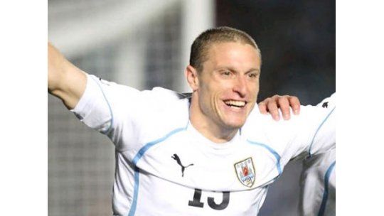 Peñarol y Nacional se arman para 2013: altas y bajas en planteles