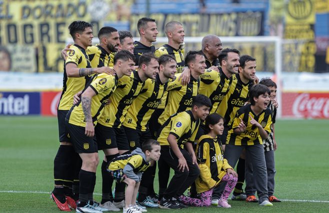 peñarol river plate foco uy clausura 2023 (3) tanda 1.jpeg