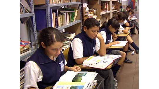 Liceo ejemplo en estadísticas resiste traslado de su director