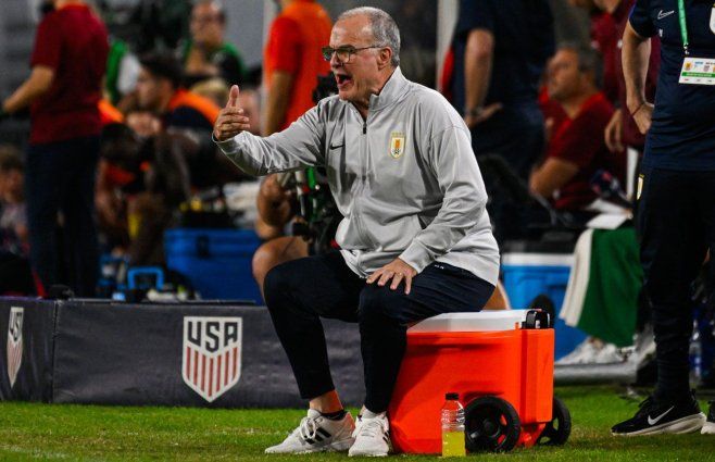 Marcelo Bielsa ante Estados Unidos. Foto: AFP
