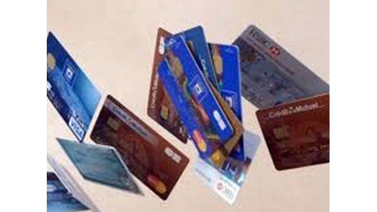 Éxito de las compras de tarjeta de débito por rebaja del IVA