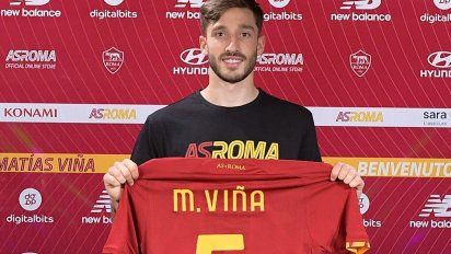 el defensor uruguayo matias vina firmo con el club roma hasta 2026