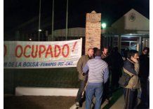 Profesores volverán a ocupar el liceo cada vez que los desalojen
