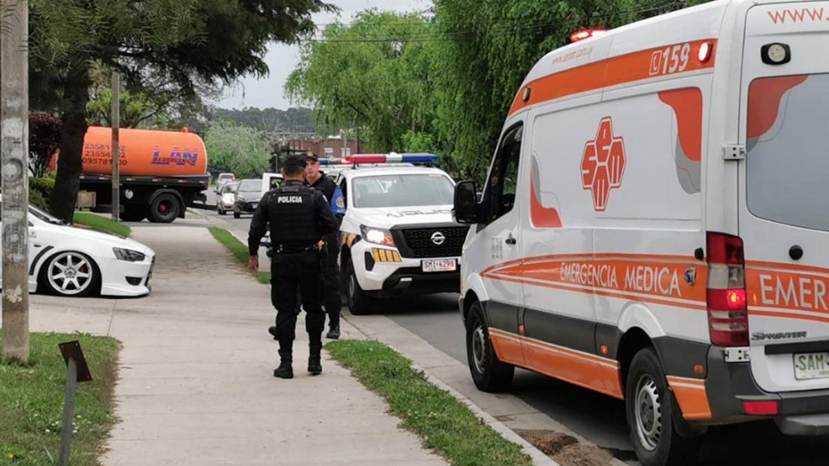 Joven salió de un descampado con una herida de arma blanca y pidió ...