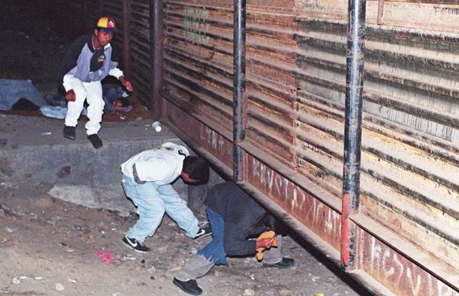 En 1994 ya existía muro y el problema inmigrante.&nbsp;