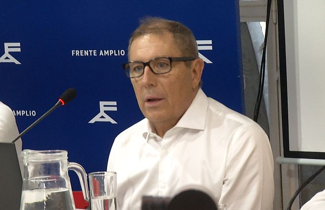 Oddone-en-la-mesa-política-del-FA