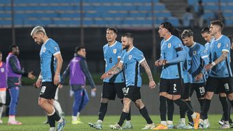 uruguay empato 0-0 con ecuador, jugo mejor el primer tiempo pero despues se desmorono