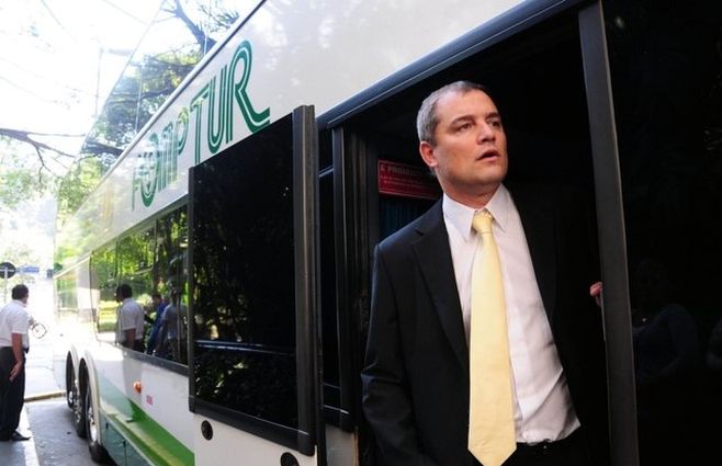 Diego Aguirre tenía desde hace tiempo deseos de volver a Uruguay por un par de años. Este martes dejó el Al Rayyan y queda a la expectativa de lo que pase en las elecciones de diciembre. 