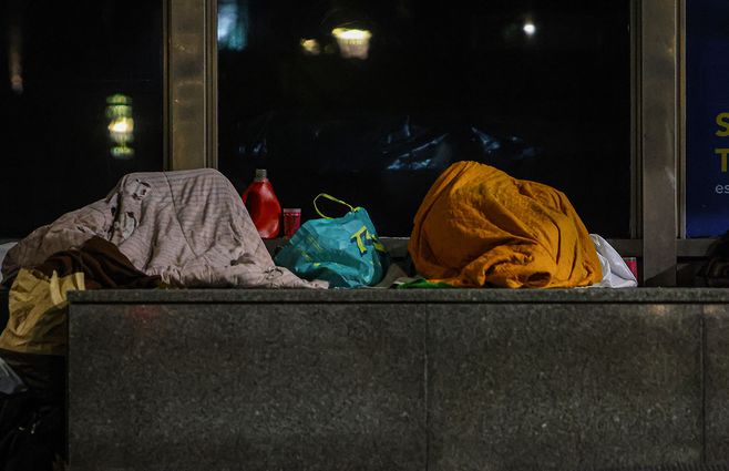 gente-calle-banco-republica-foco-uy.jpg