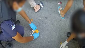 dos mujeres detenidas con 79 dosis de pasta base escondidas en los tapabocas