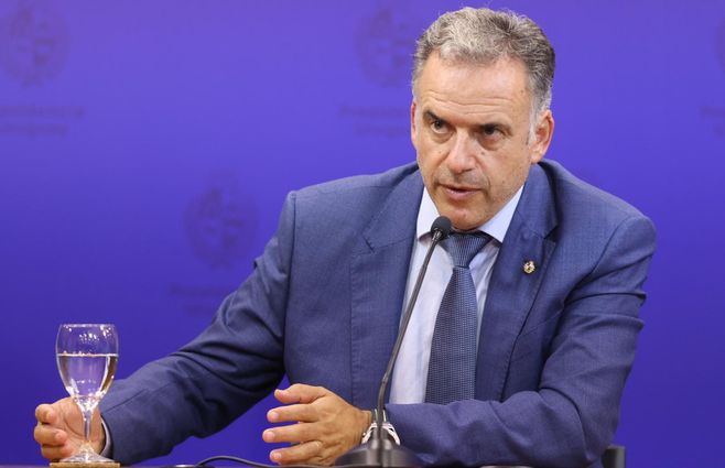 Yamandú Orsi en conferencia de prensa. Foto: Foco UY