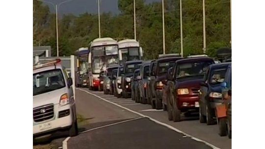 Colas de 6 km de autos en Interbalnearia por movilización
