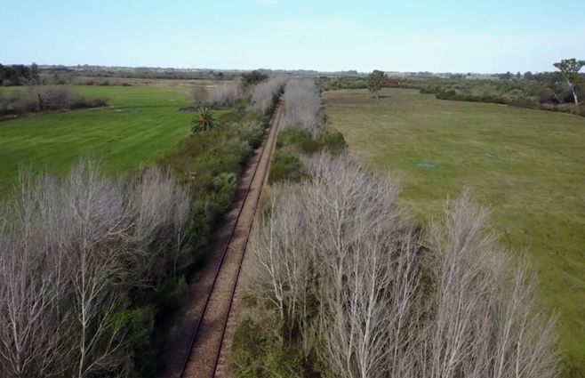 vista-aérea-vías-del-ferrocarril-campo-uruguay.jpg