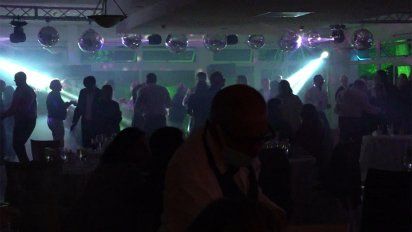 volvieron los bailes: asi fueron las fiestas del 24, con musica, comida y poco tapabocas