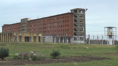 mas de 30 policias aislados tras ocho casos de coronavirus en el penal de libertad