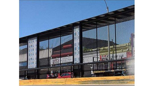 IM responde a críticas por corredor para buses en Avenida Garzón