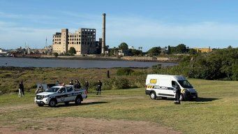 El lugar donde fue asesinado el policía, en la rambla del Cerro. Foto: María Eugenia Scognamiglio, Subrayado.