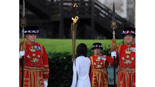La antorcha olímpica inició su recorrido por Londres