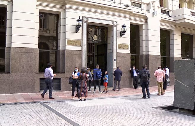 poder-judicial-palacio-de-tribunales-entrada.jpg